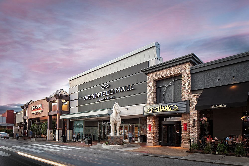 Woodfield Mall, Schaumburg, IL Editorial Photo - Image of retail,  amenities: 128550296