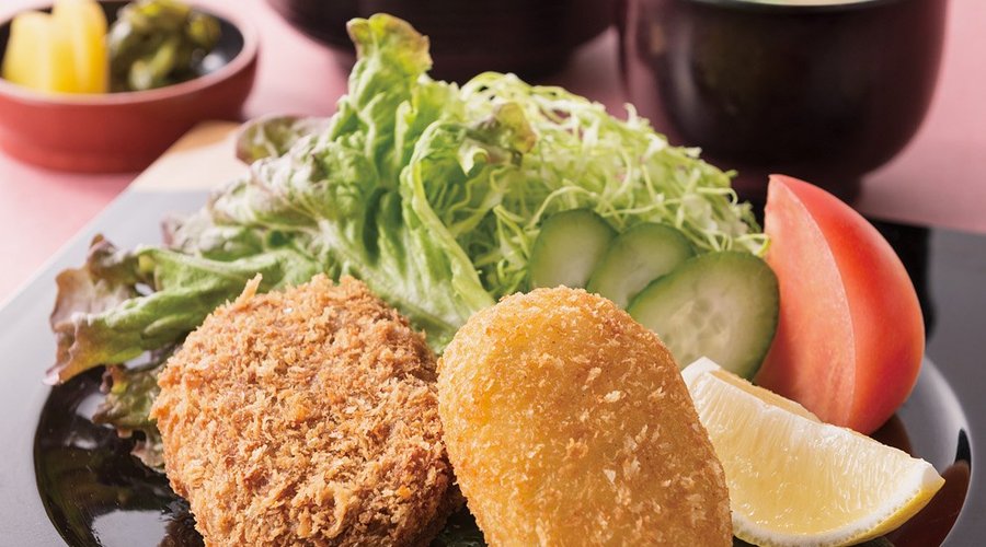湯の山（メンチカツ＆コロッケ定食）