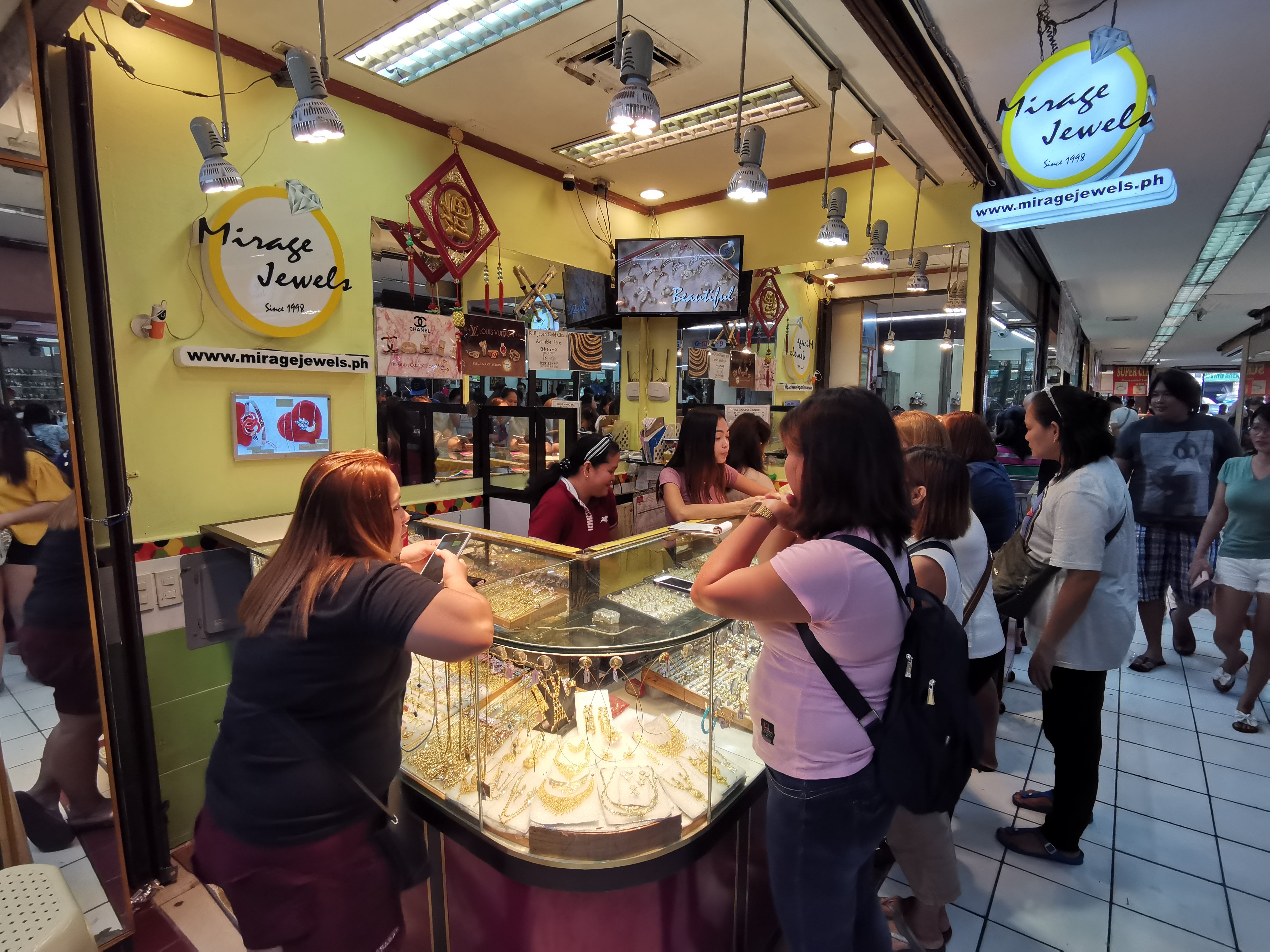 Ongpin gold sale jewelry store