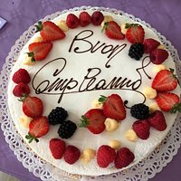 Due belle e ottime torte di compleanno