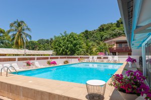 Piscine et plage