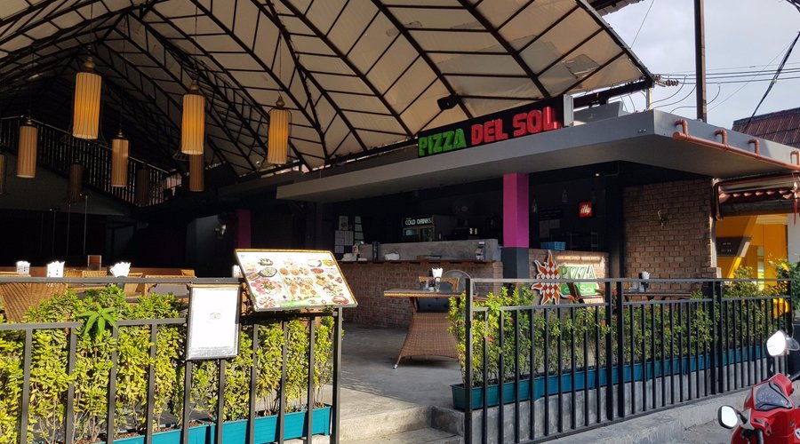 This is what Pizza del Sol look-like day time ...