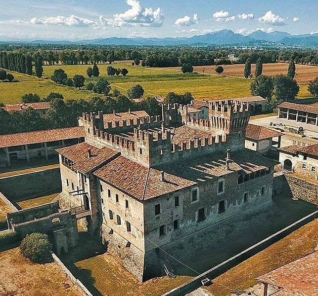 Castello di Malpaga image