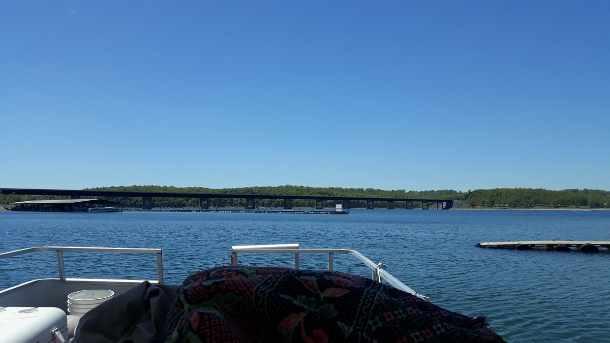 Pontoons  Blackburns Resort Lake Norfork