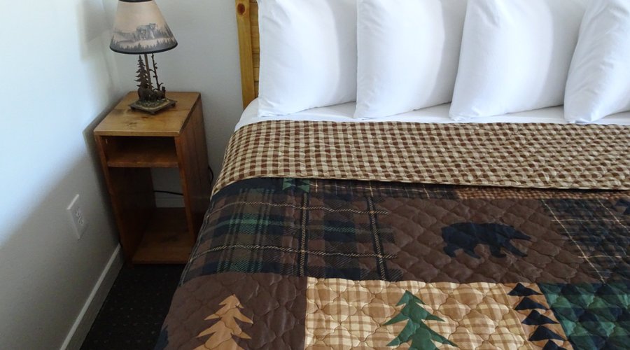 Let our motel, be the place, where you get your beauty rest. We never stop to improve.  Rustic style, newly painted rooms, great outdoor area and friendly staff...what else do you need? We just might have it :)