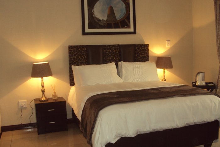 JEWEL OF JOZI GUESTHOUSE - Prices & Guest house Reviews (Edenvale ...