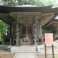 左隣りの厳島神社も同じような雰囲気が良いですね。すごくそっくりです。