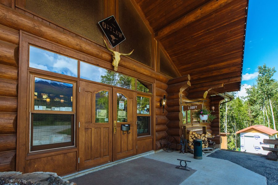 TERRACANA RANCH RESORT - Inn Reviews & Price Comparison (Valemount