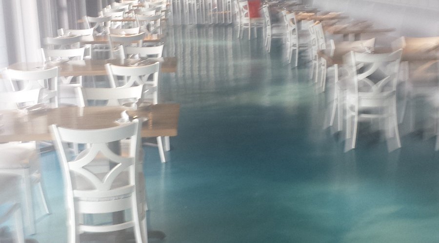 Mavi Waterfront Bar & Grill