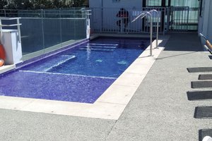 Piscina e praia