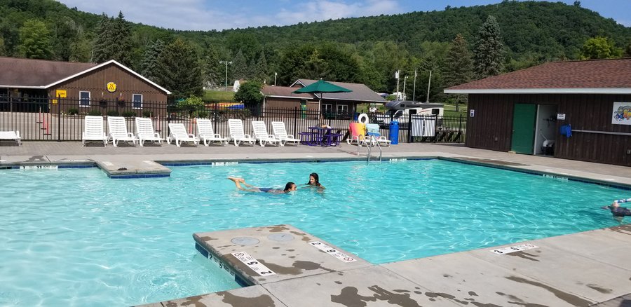 Escape to Ohio's Hidden Gem: Hickory Hill Lakes Campground
