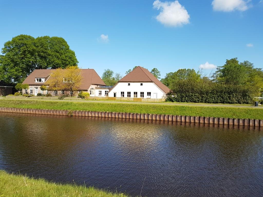 HOTELKAMER HUISJE - B&B Reviews (Stieltjeskanaal, The Netherlands)