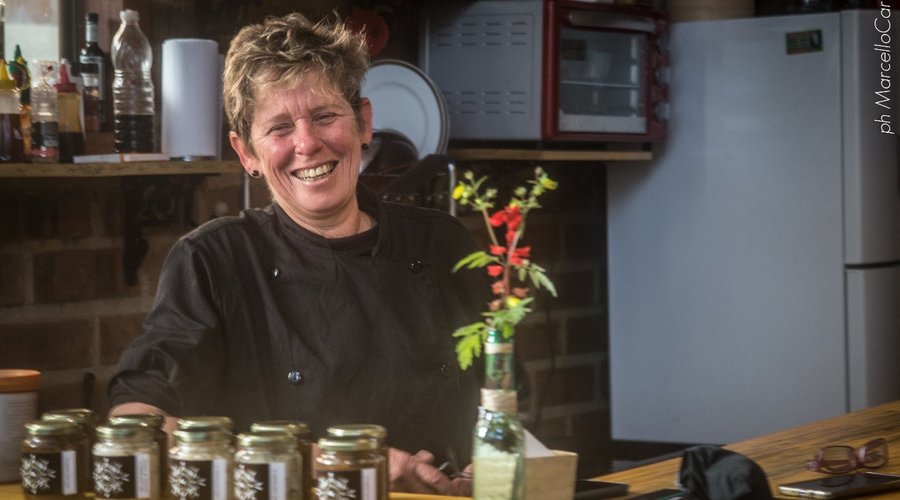 A Chef Maria Mendonça prepara as delicias ao vivo, nesse lindo Vilarejo de São Pedro da Serra