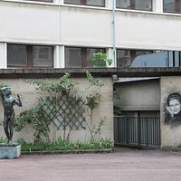 Un des portraits dans la Cour d'Honneur