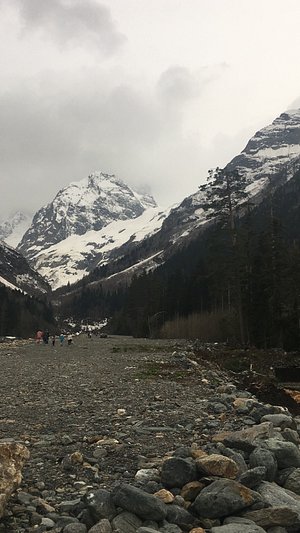 Алибек кемпинг Домбай палатки