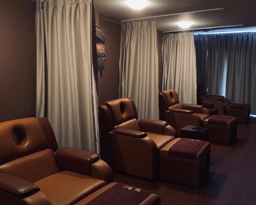 Thư giãn trong không khí ấm áp của Spa nước nóng giúp bạn giải tỏa căng thẳng sau những ngày dài làm việc. Hãy tìm đến hình ảnh liên quan để khám phá những trải nghiệm độc đáo tại các khu spa nổi tiếng.