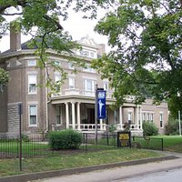 Muscatine Art Center :
Laura Musser- McColm Historic Home and Stanley Art Gallery