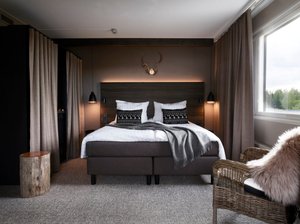 Room & Suite