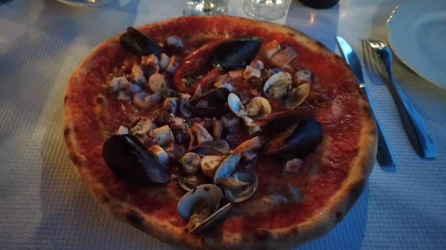 pizza ai frutti di mare