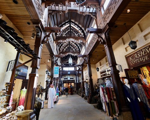 Discover the Charm of Souk Madinat Jumeirah: A Traditional Marketplace ...