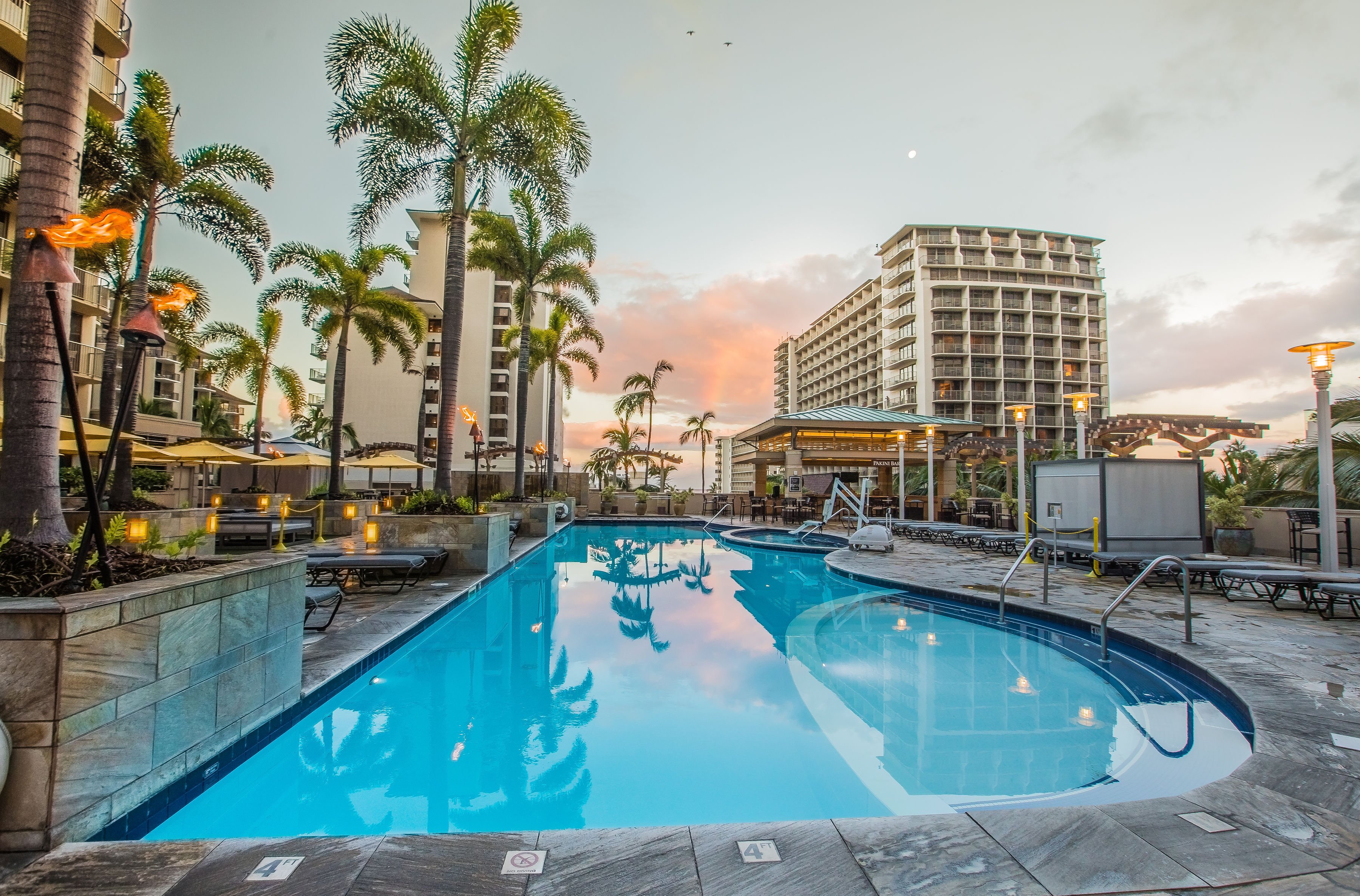 エンバシー スイーツ ホテル - ワイキキ ビーチ ウォーク (Embassy Suites by Hilton Waikiki Beach Walk)  -ホノルル-【 2024年の料金・口コミとお客さまの声・宿泊予約 】