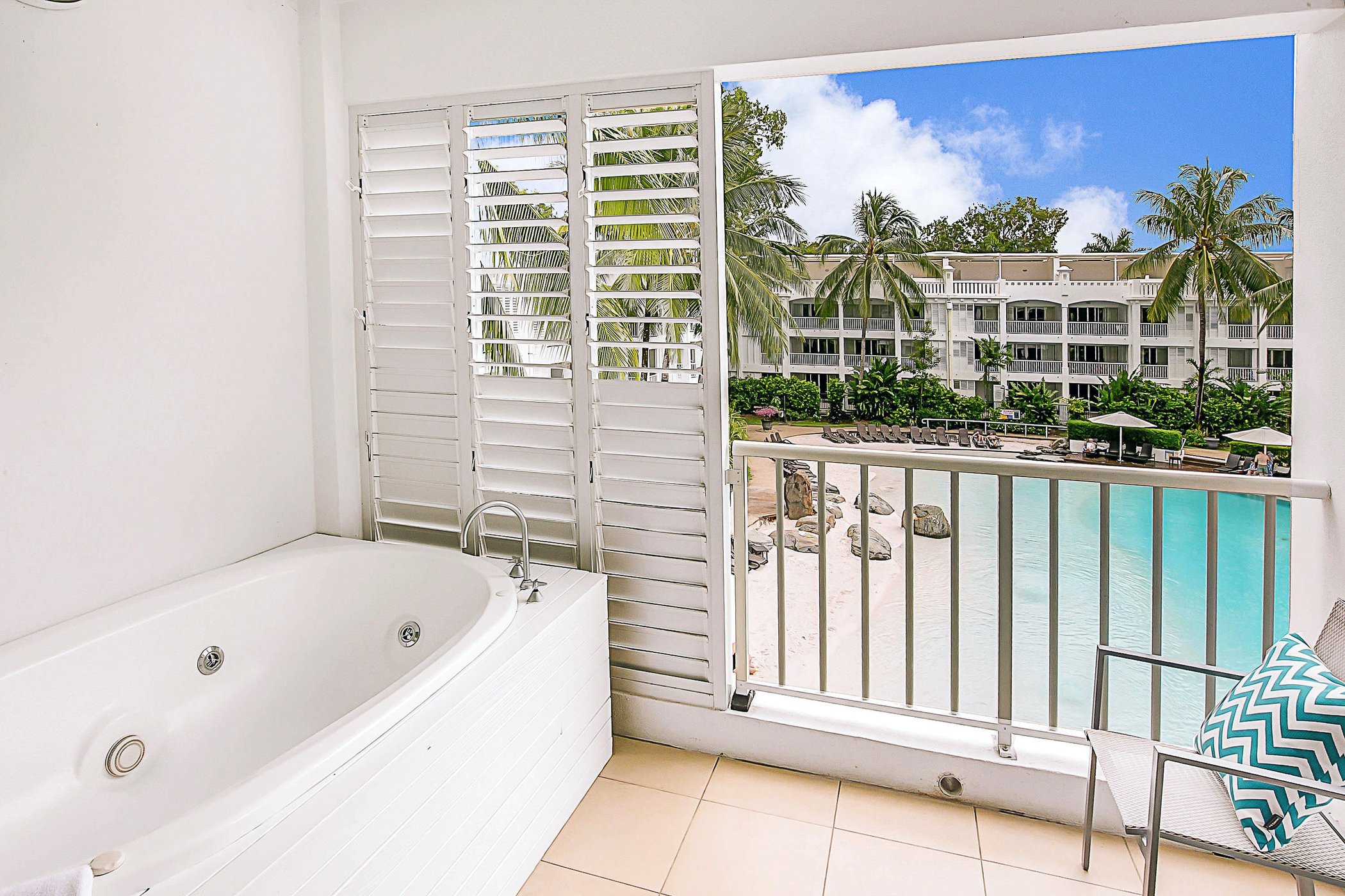 Peppers Beach Club & Spa Palm Cove by null