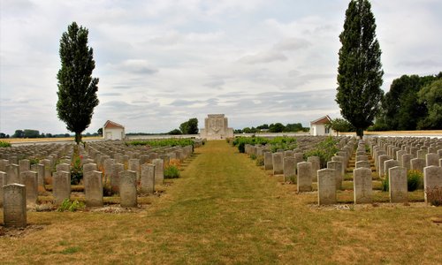 Le Touret Military Cemetery and Memorial (Richebourg) - Tripadvisor