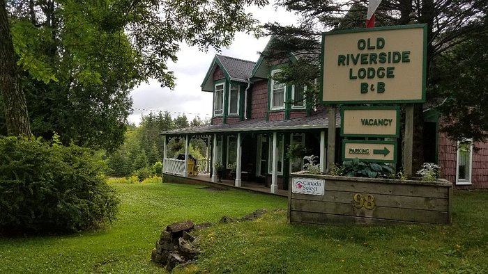 Old Riverside Lodge / #CanadaDo / Best Places to Stay in Riverview