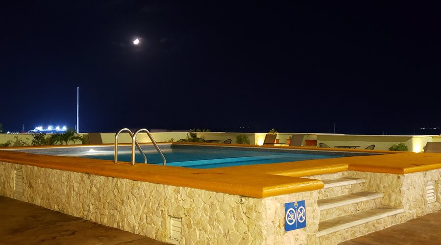 PISCINA & TERRAZA