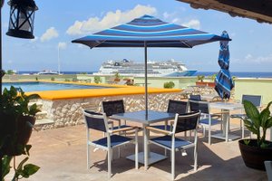 Piscina y playa