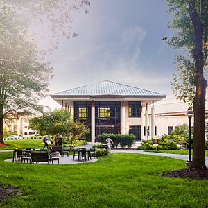 The National Conference Center is a distraction-free campus with 65 wooded acres, 265,000 square feet of flexible function space, 250 meeting rooms, and Northern Virginia’s largest ballroom (up to 1,800 people).