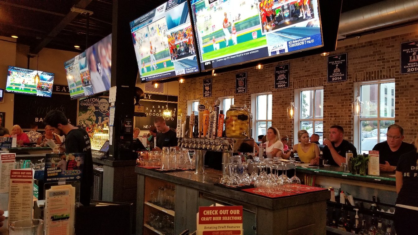 LAURA S BAR GRILL Smithfield Menu Prices Restaurant Reviews Tripadvisor