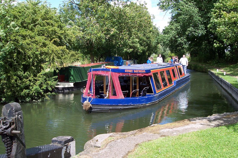canal boat trip essex