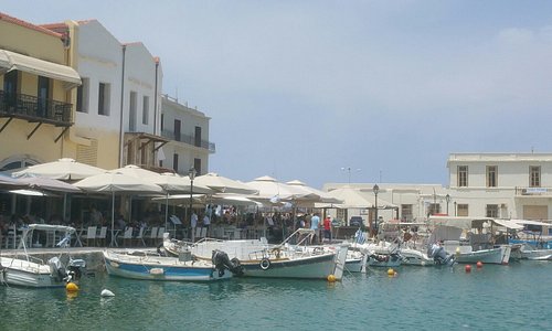 Many apparently quite popular seafood restaurants in Rethymnon harbour! (July 2019)