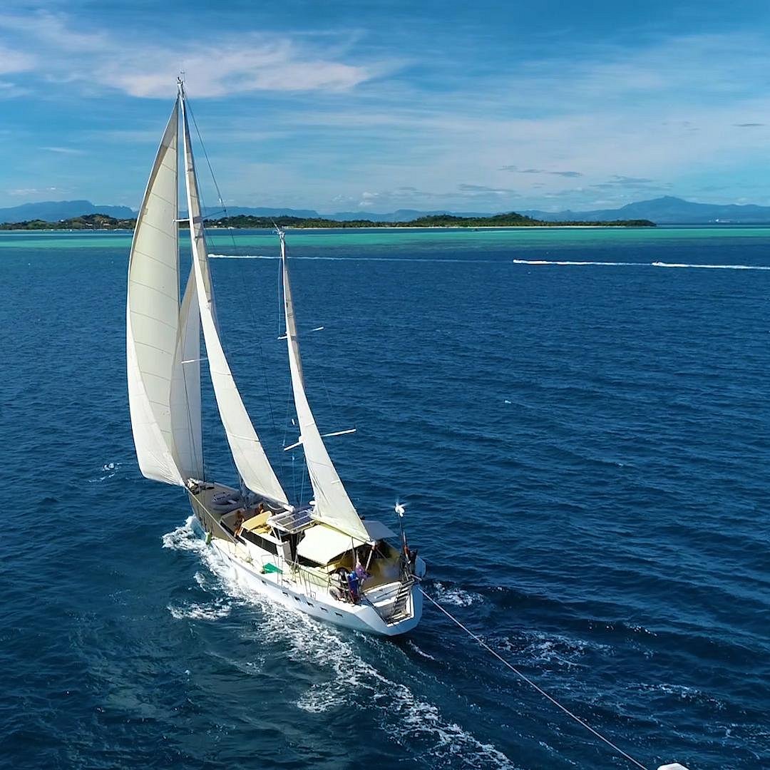 sailboat charter fiji