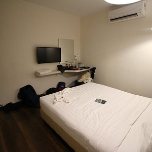 9 Square Hotel - bedroom