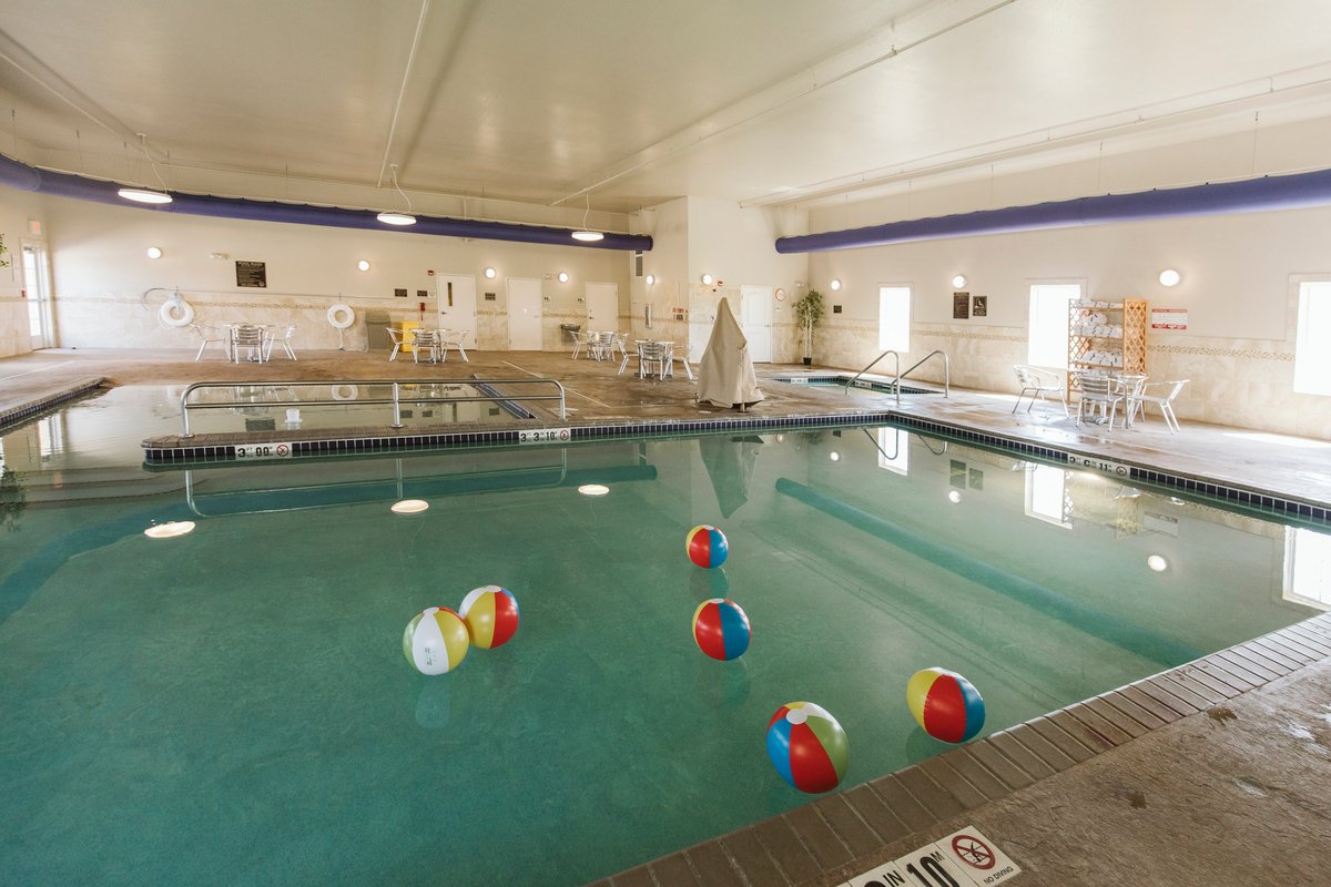 Highland Suites Minot Pool Pictures & Reviews - Tripadvisor