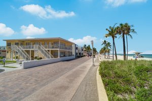 Piscine et plage