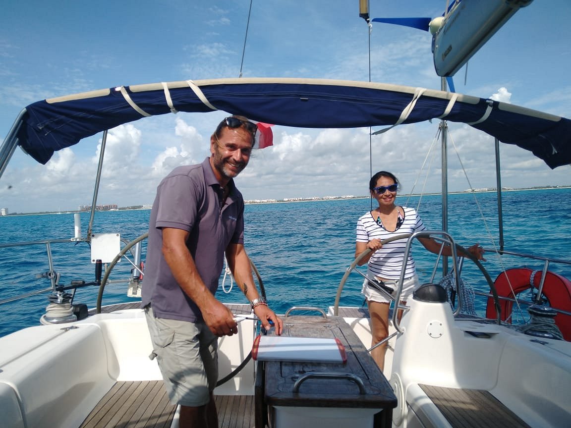 cancun sailboat charter