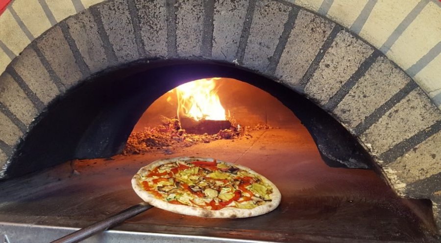 Holzofenpizza