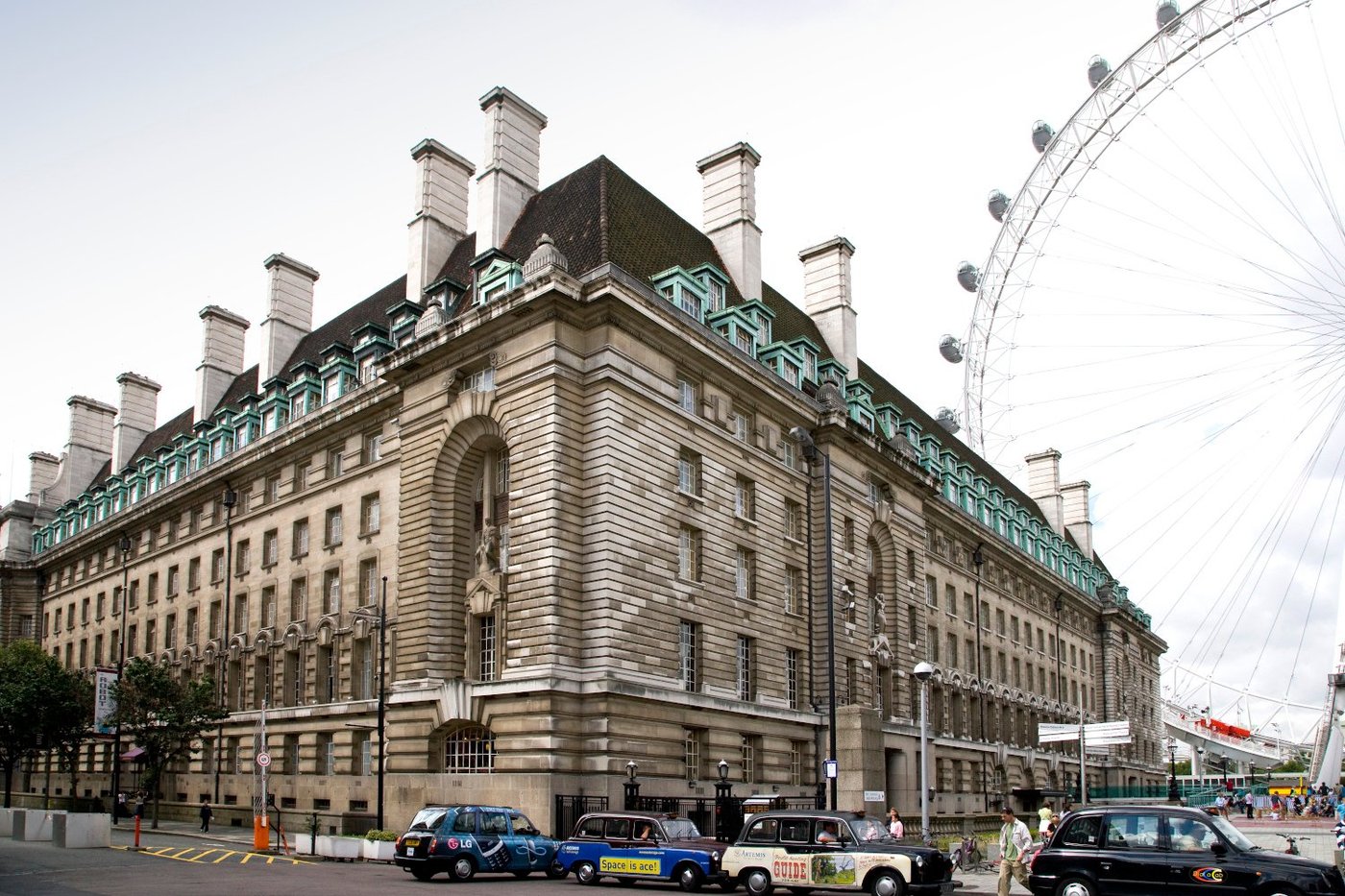 プレミア イン ロンドン カウンティ ホール (Premier Inn London County Hall Hotel) ロンドン