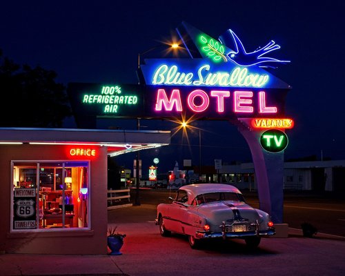 Blue Swallow Motel