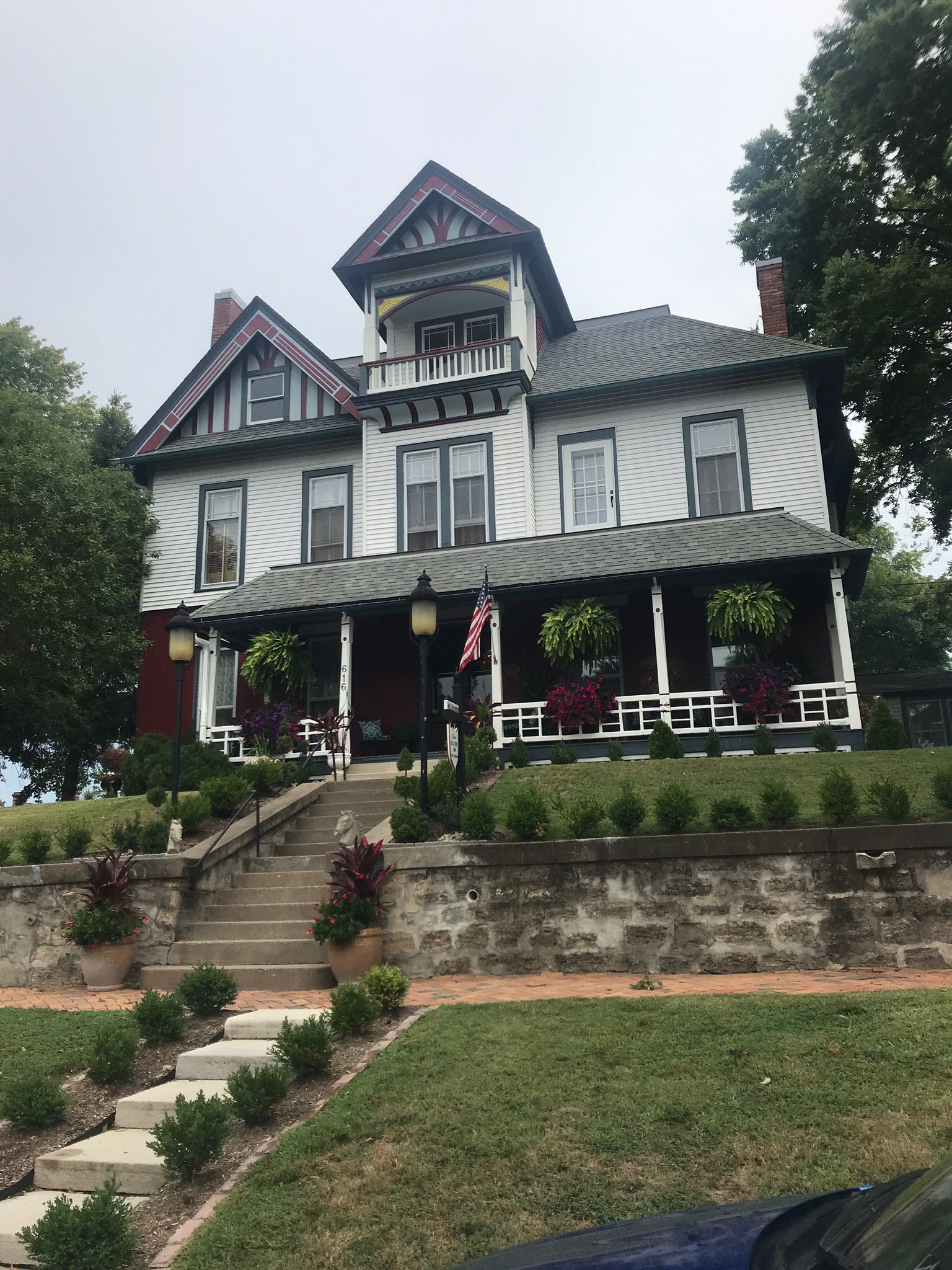 EVANS' HOLLY GROVE INN BED AND BREAKFAST - Updated 2024 Prices & B&B Reviews (Burlington, Iowa)