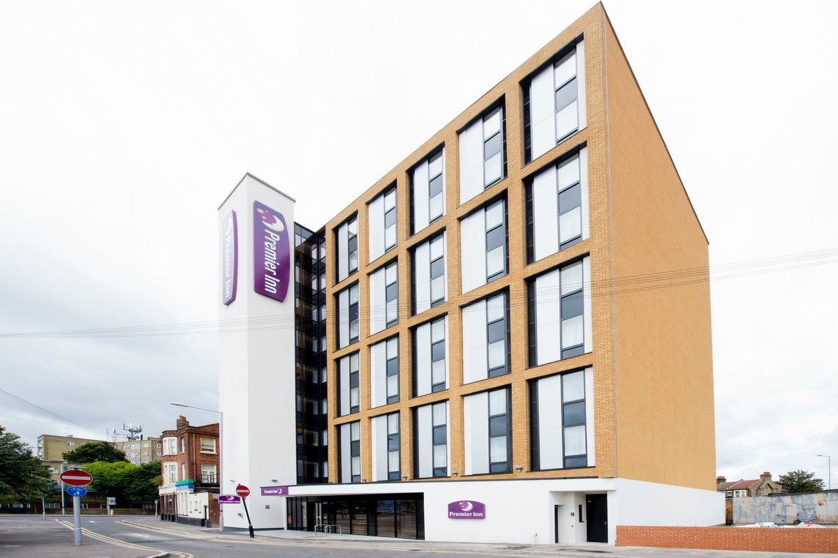 PREMIER INN LONDON TOTTENHAM HALE HOTEL 66 (̶1̶1̶0̶) Updated 2022