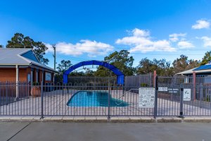 Pool & Beach