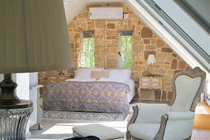 Room & Suite