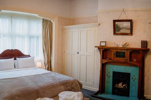 Room & Suite