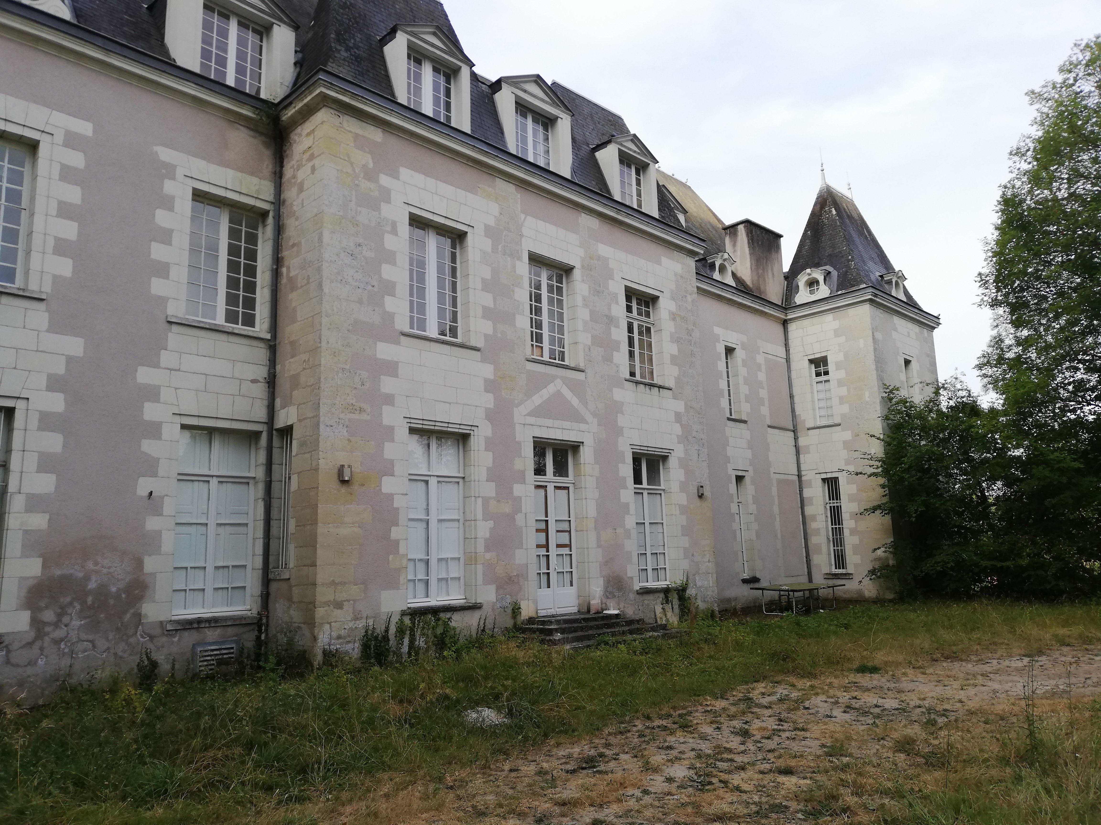 CHATEAU DE SAINT OUEN LES VIGNES - Updated 2021 Prices, B&B Reviews ...