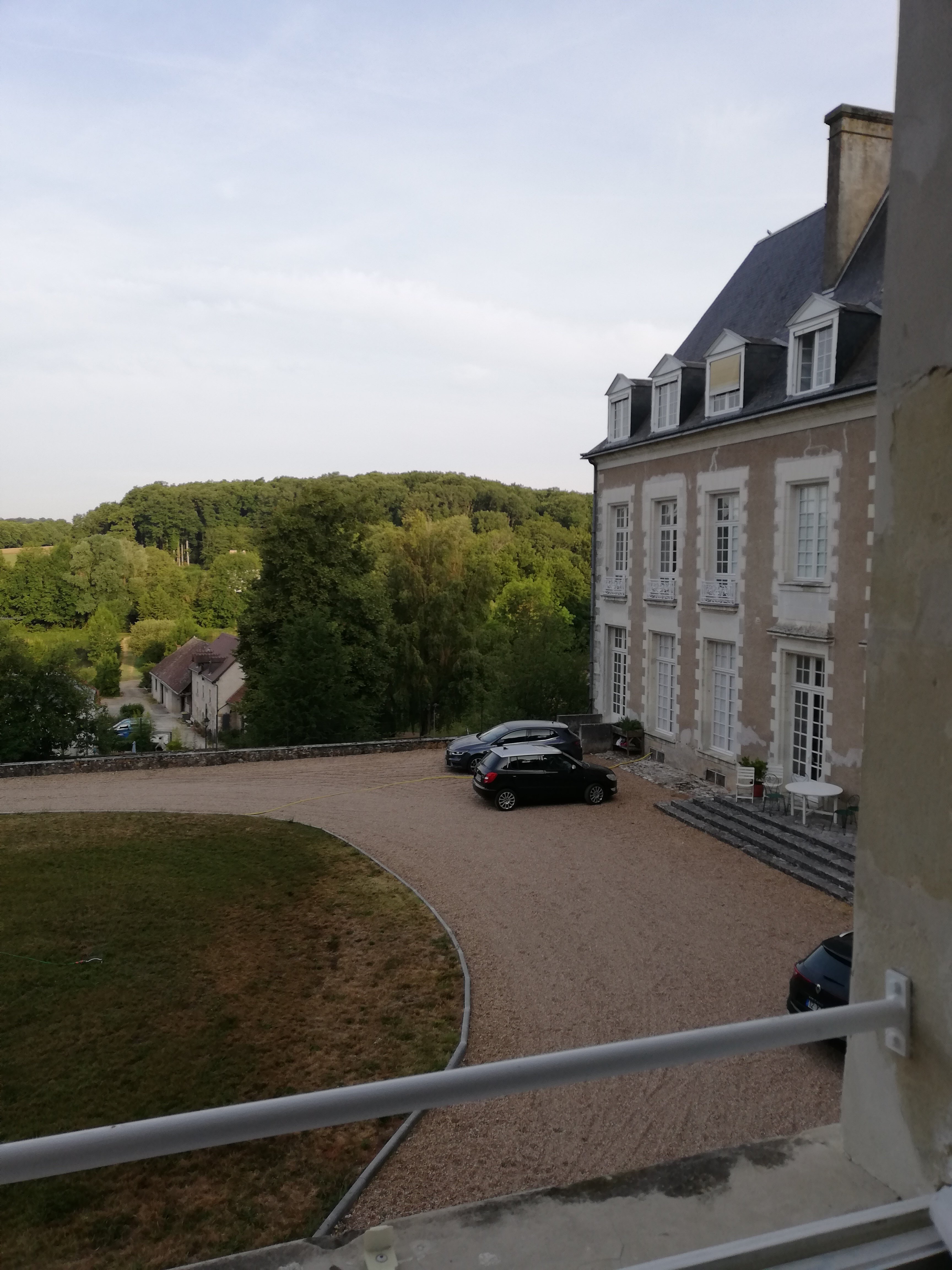 CHATEAU DE SAINT OUEN LES VIGNES (Saint-Ouen-Les-Vignes, Γαλλία ...