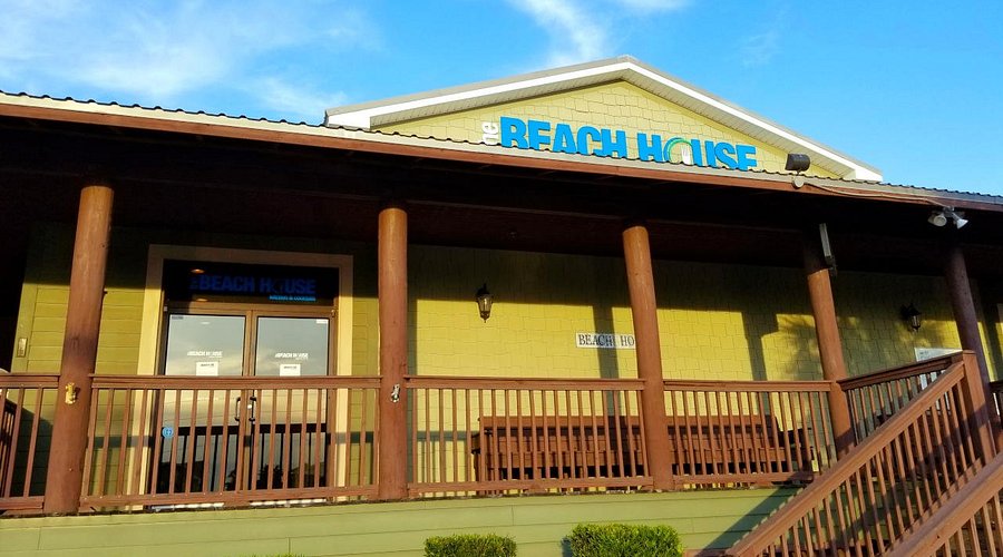 The BEACH HOUSE Kitchen & Cocktails